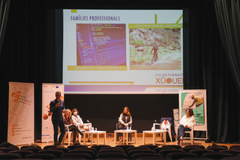ROUND TABLE - ORIENTA'T - VET UP - 1